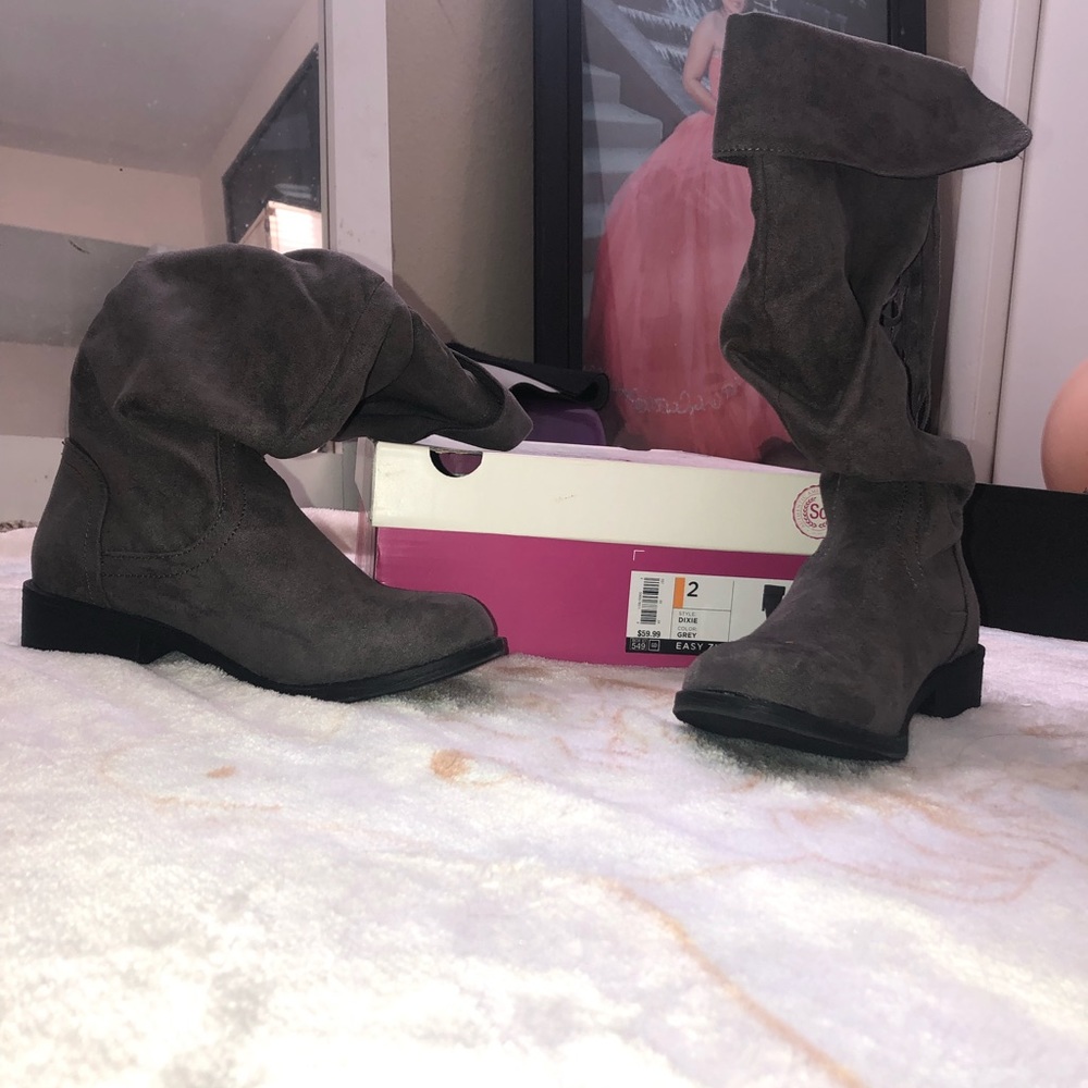 So Dixie easy zip boots